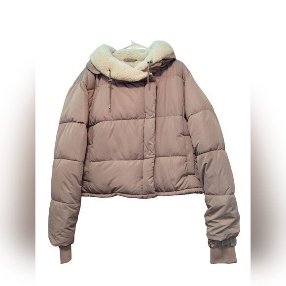 BDG Jackets & Blazers - NWT Urban Outfitters Pink Puffer size large